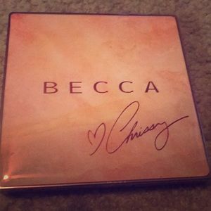 Becca x Chrissy Tiegan Glow palate